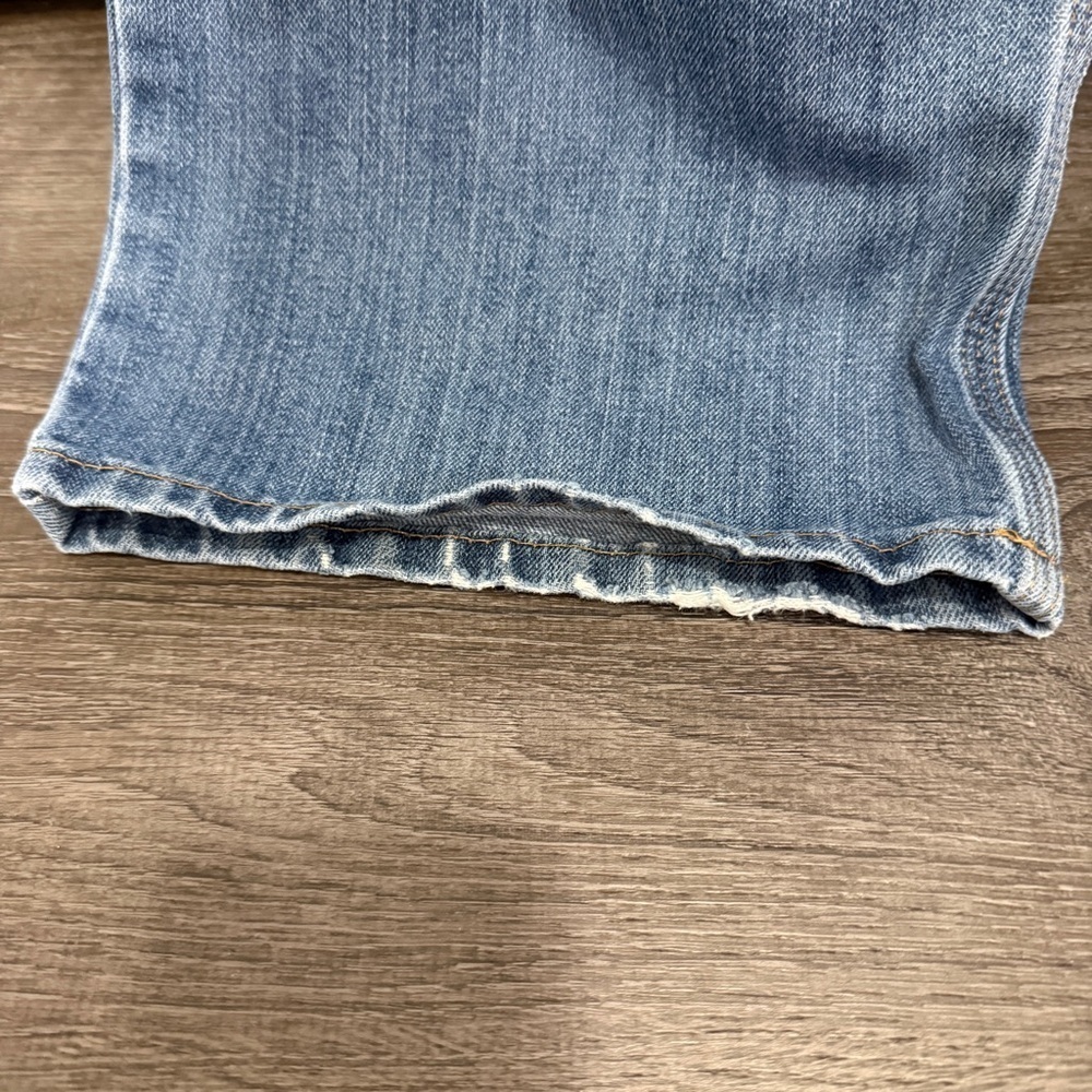 Carhartt Medium Wash Relaxed Fit Jeans - Picture 9 of 12